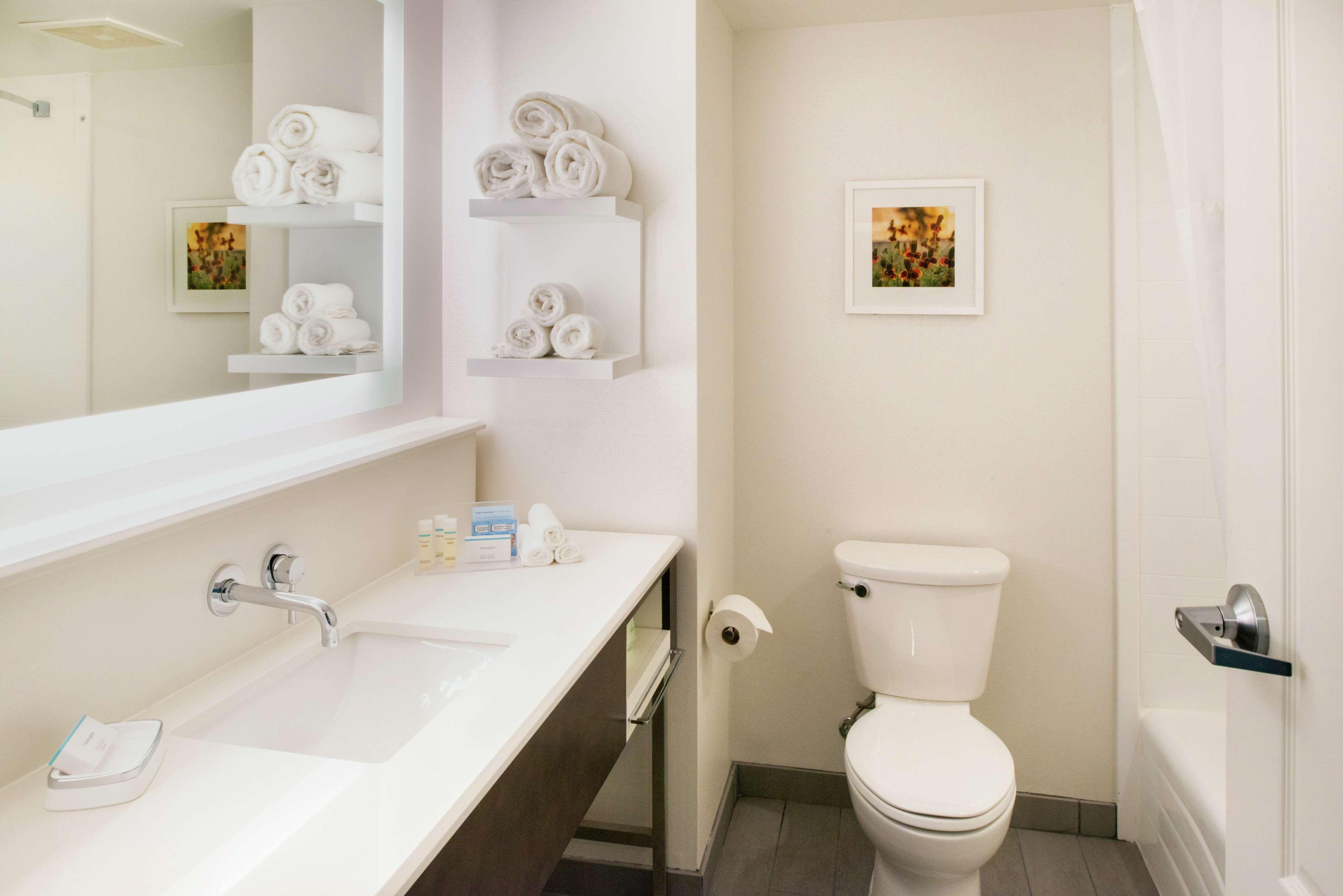 Hampton Inn & Suites Legacy Park-Frisco Exteriör bild