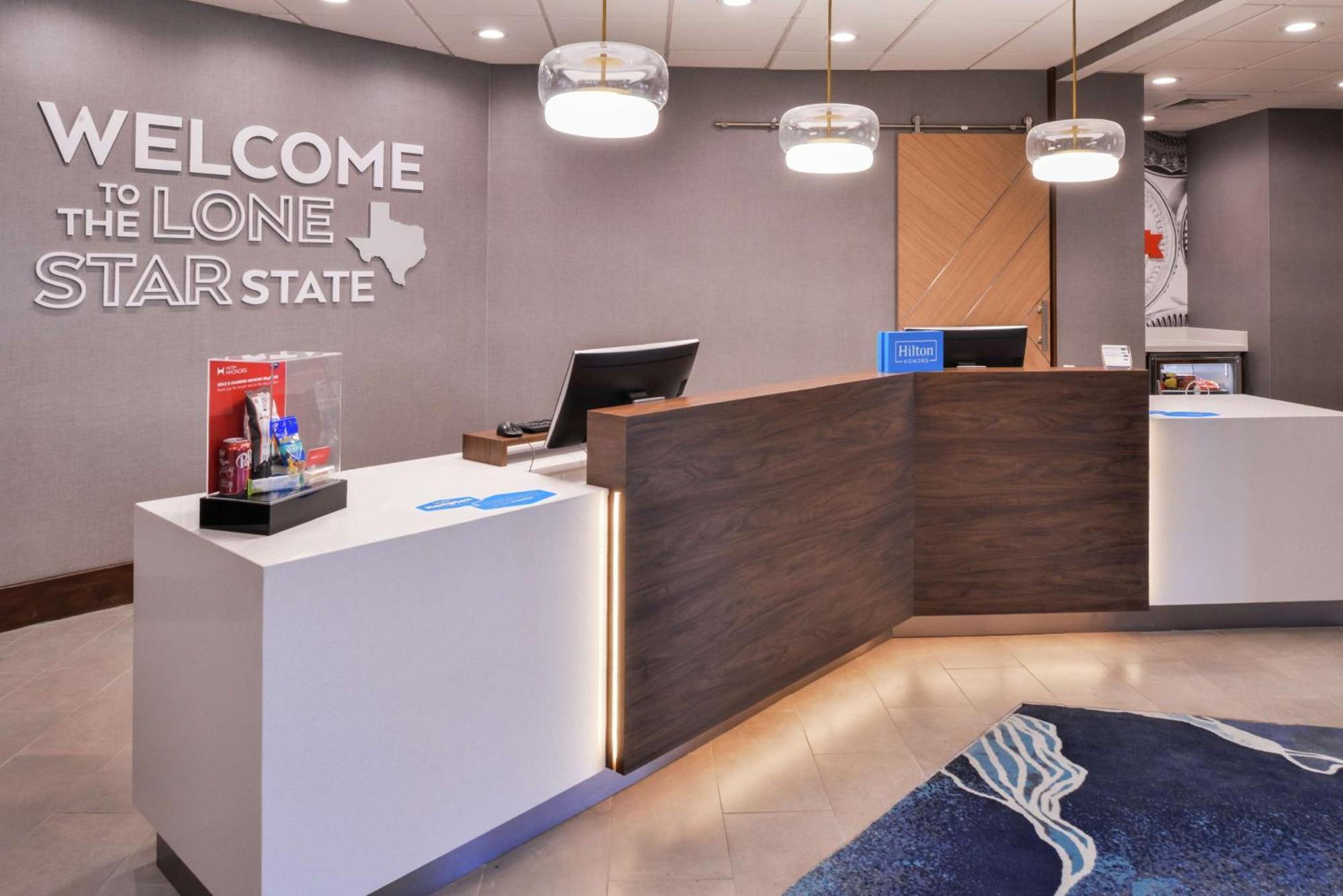 Hampton Inn & Suites Legacy Park-Frisco Exteriör bild